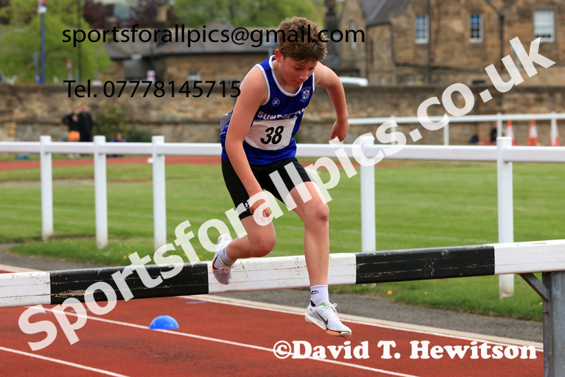 Steeplechase, 2026 Elswick Harriers Event, Wentworth, Hexham. Photo: David T. Hewitson/Sports for All Pics